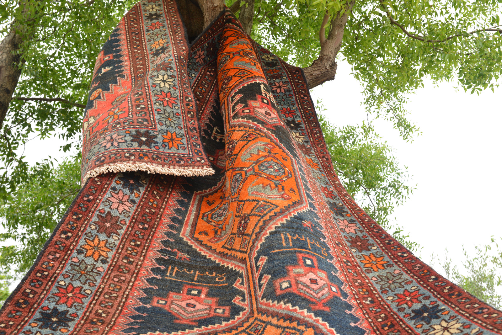 TRIBAL RUGS
