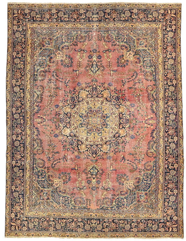 A vintage rug. RUGS.SG