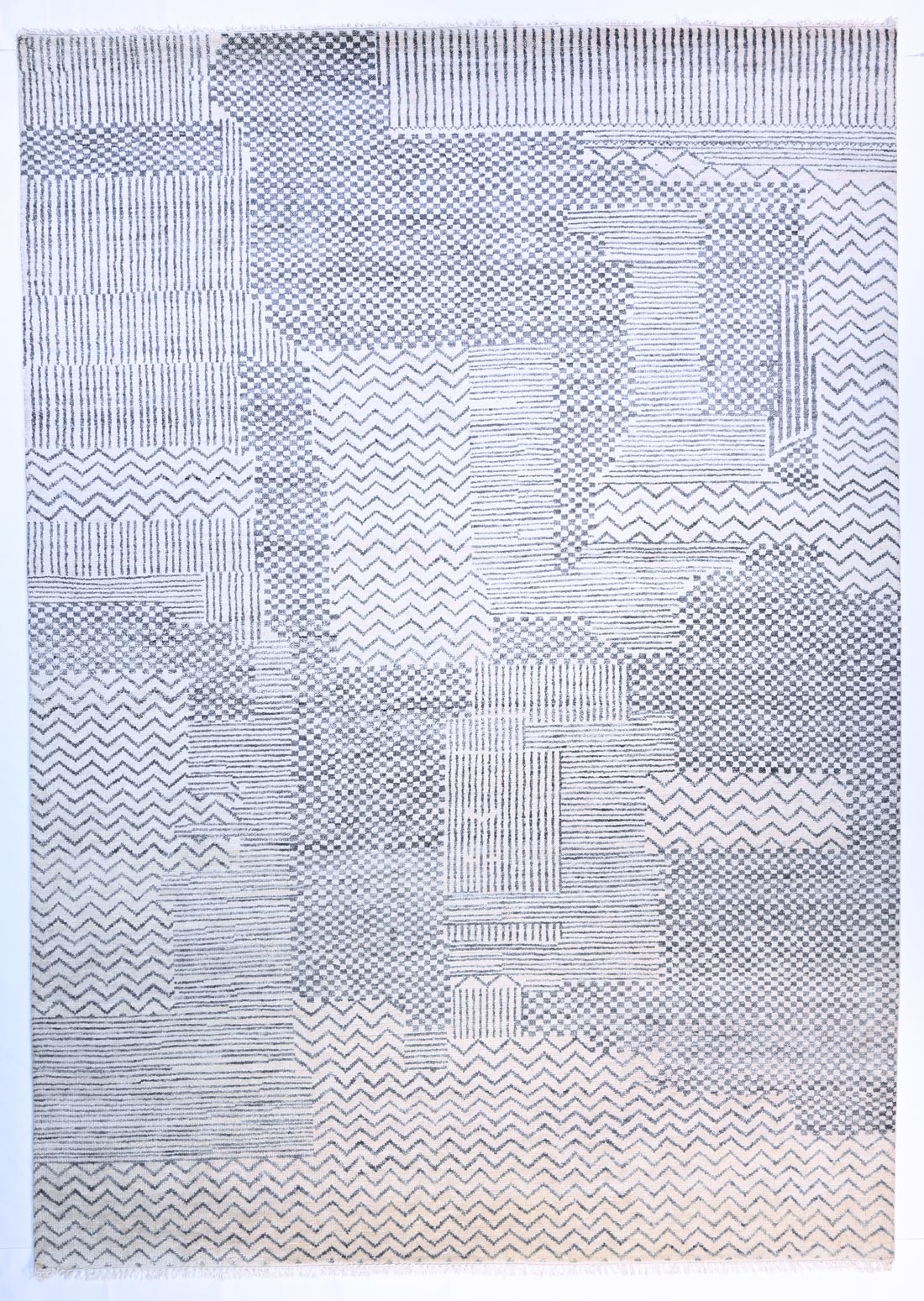 Islands of calm, a modern hand-knotted rug, No. 850211 427x303cm