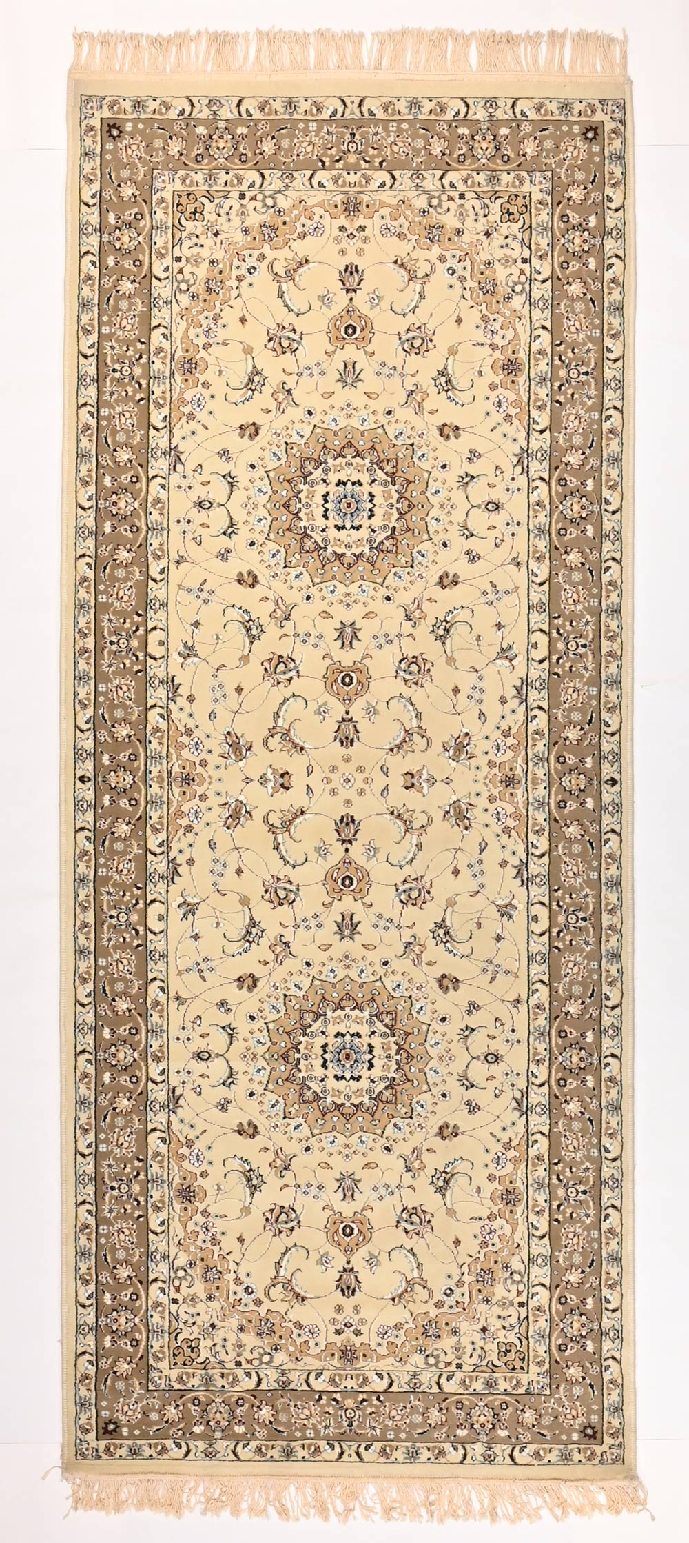 A classic Persian runner. 8789 | 250x150cm