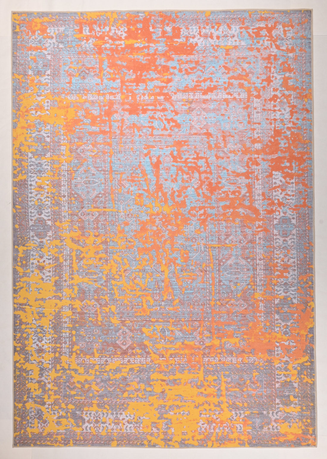 RQ2.0006 - A contemporary modern rug
