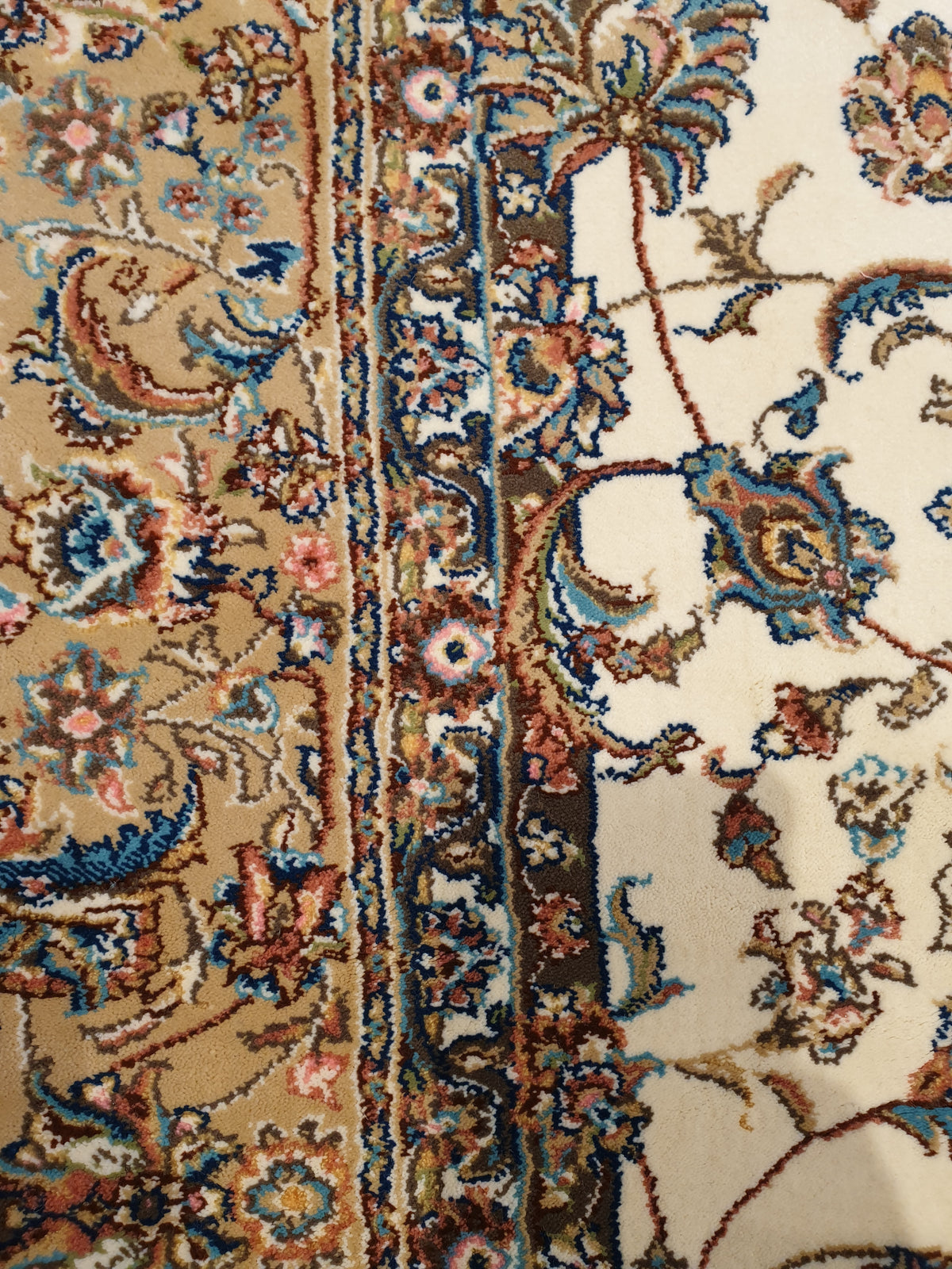 Autumn delight, a classic carpet.