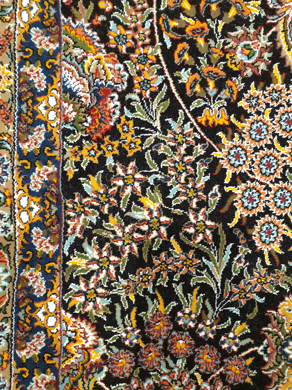 Midnight garden, A fine rug.