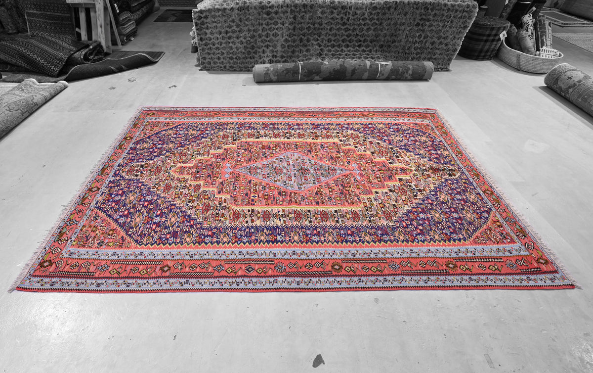 A fine Seneh kilim number 53665 (280x196cm)