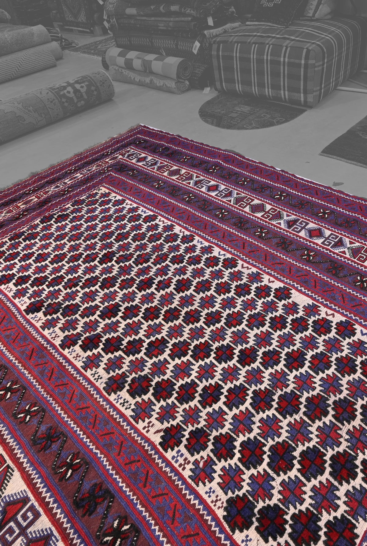 A Baluch rug Number 850239 (270x195cm)