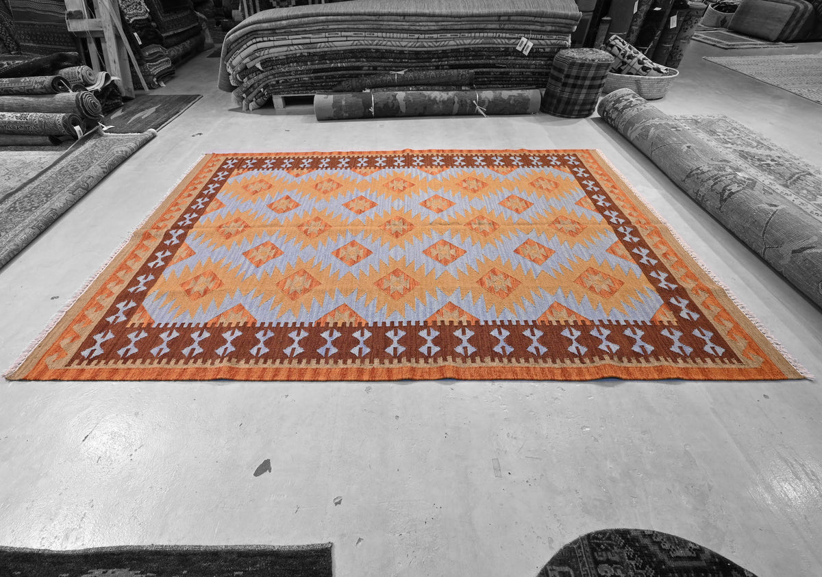 A Mirzapur kilim, Number 850166 (202x296cm)