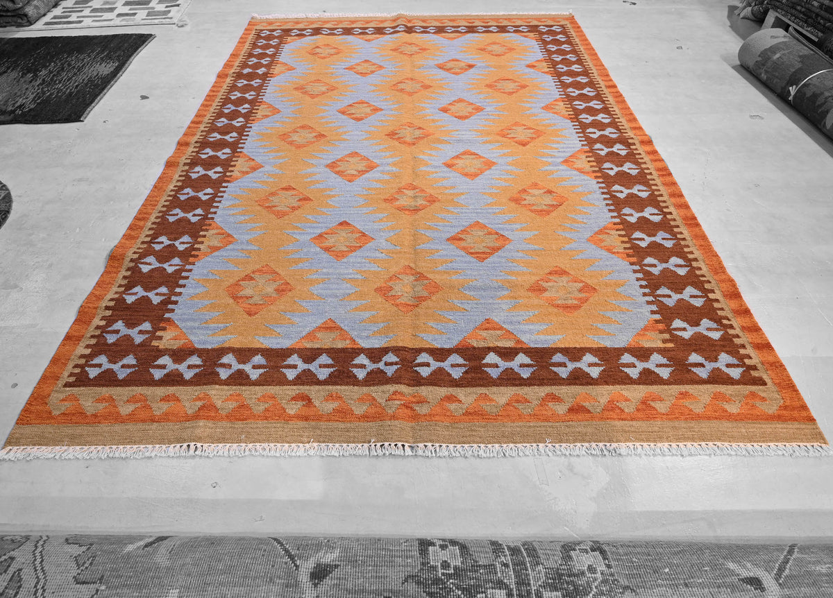 A Mirzapur kilim, Number 850166 (202x296cm)
