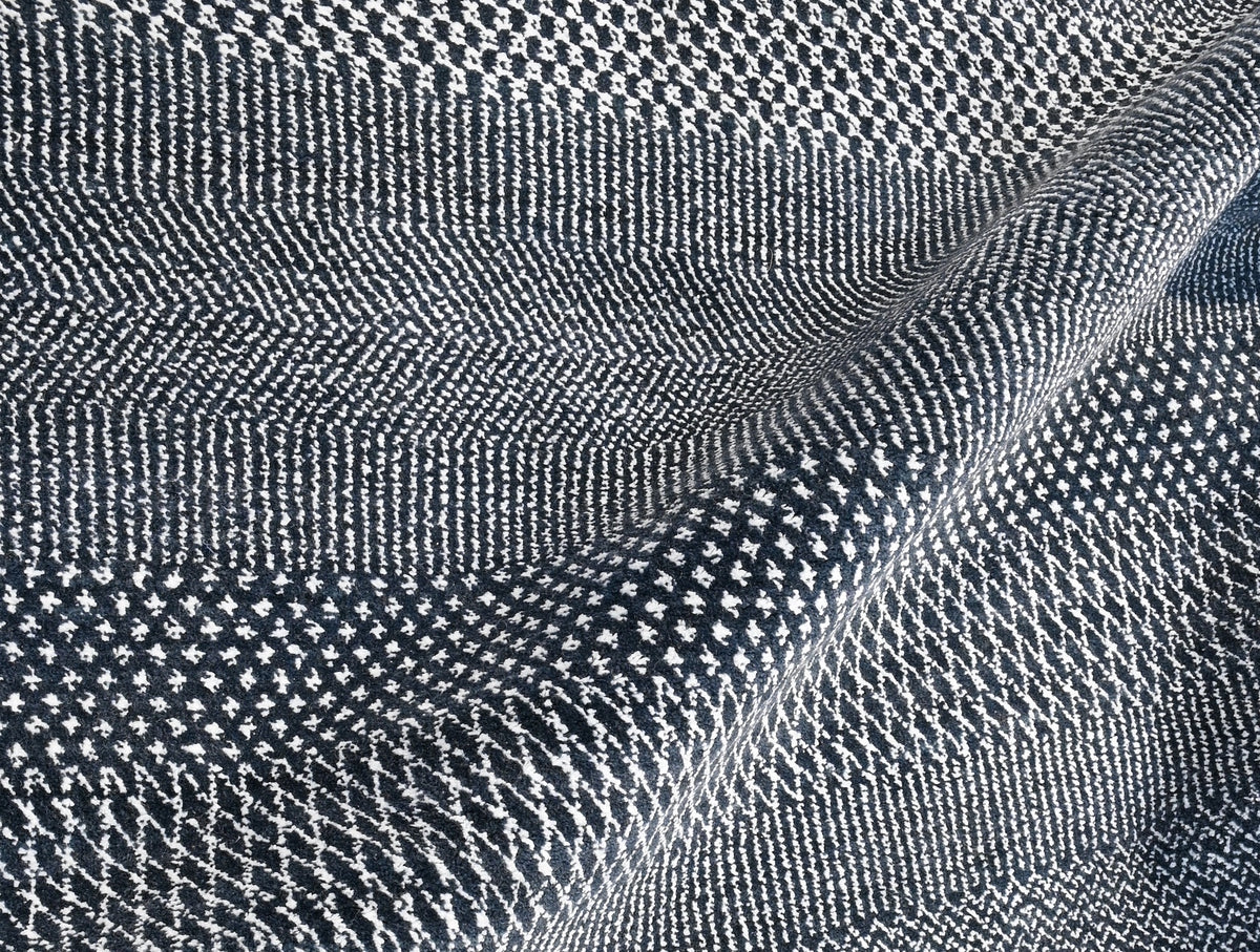 Deep sea; A modern rug. (GRS-66-10)