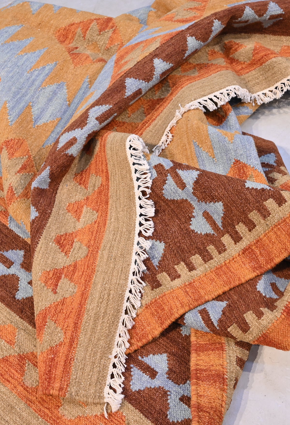 A Mirzapur kilim, Number 850166 (202x296cm)