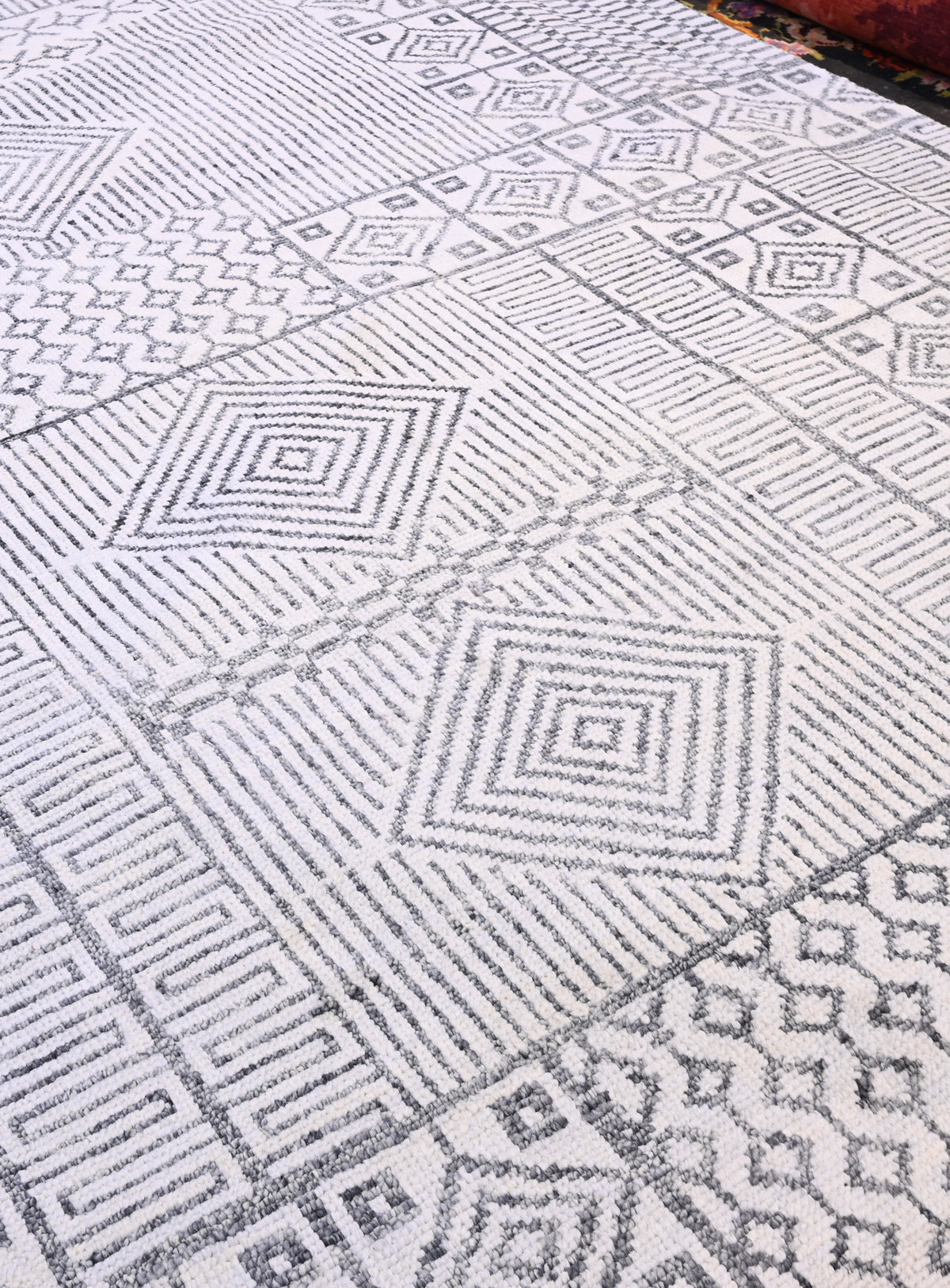 A Berber inspired handmade rug Number 850247 (280x368cm)