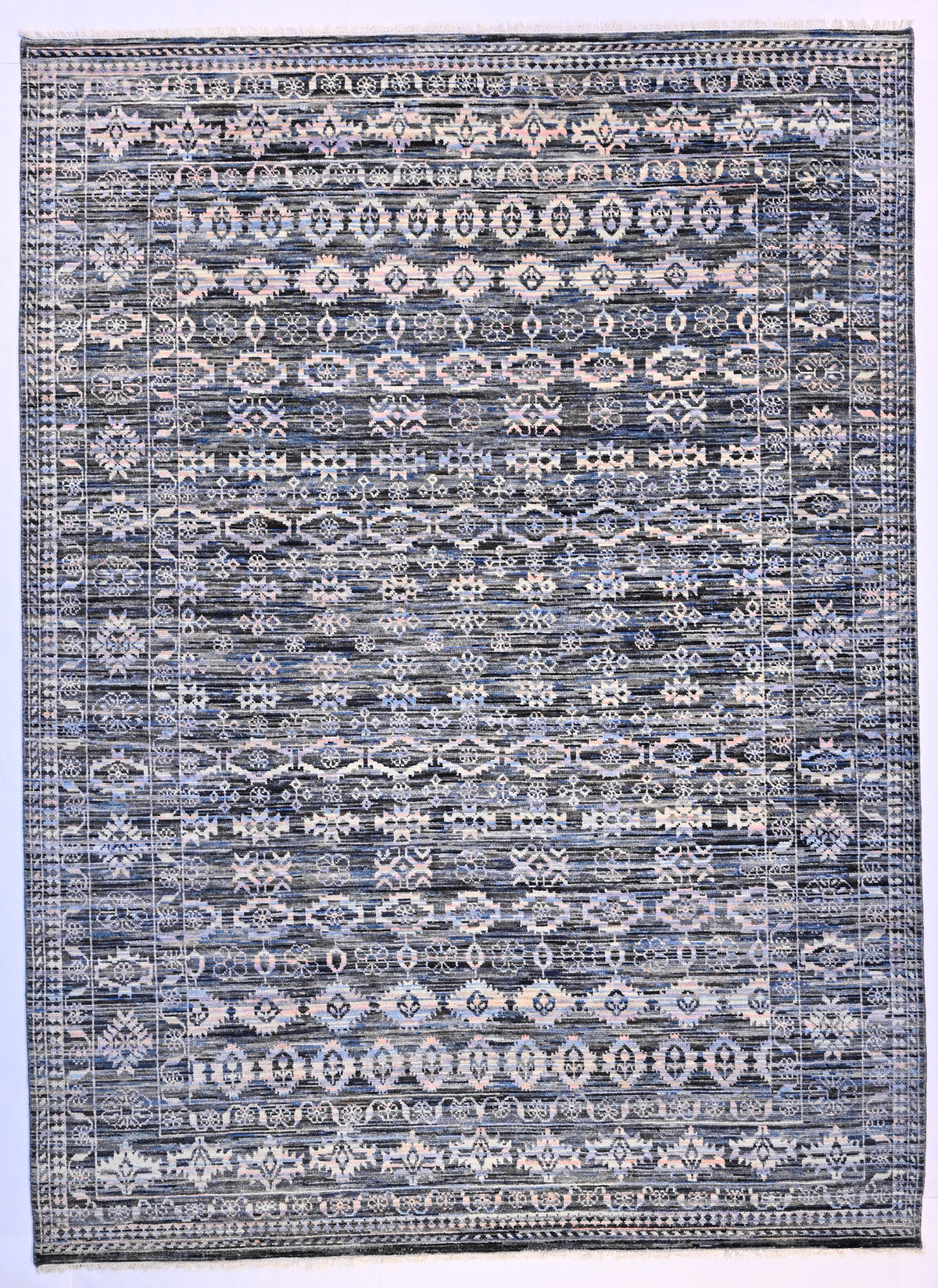 A modern Indian rug Number 850200  (370x 272cm)
