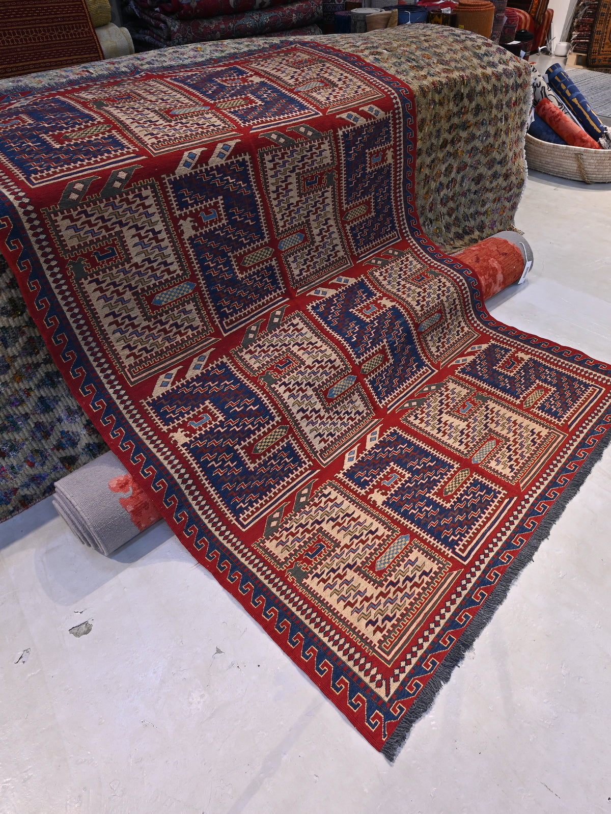 A Caucasian Sumak flat-weave Number 43705 (212x143cm)