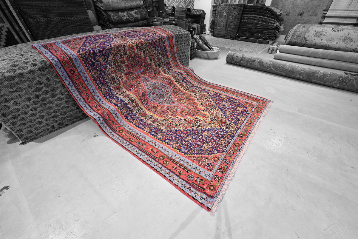 A fine Seneh kilim number 53665 (280x196cm)