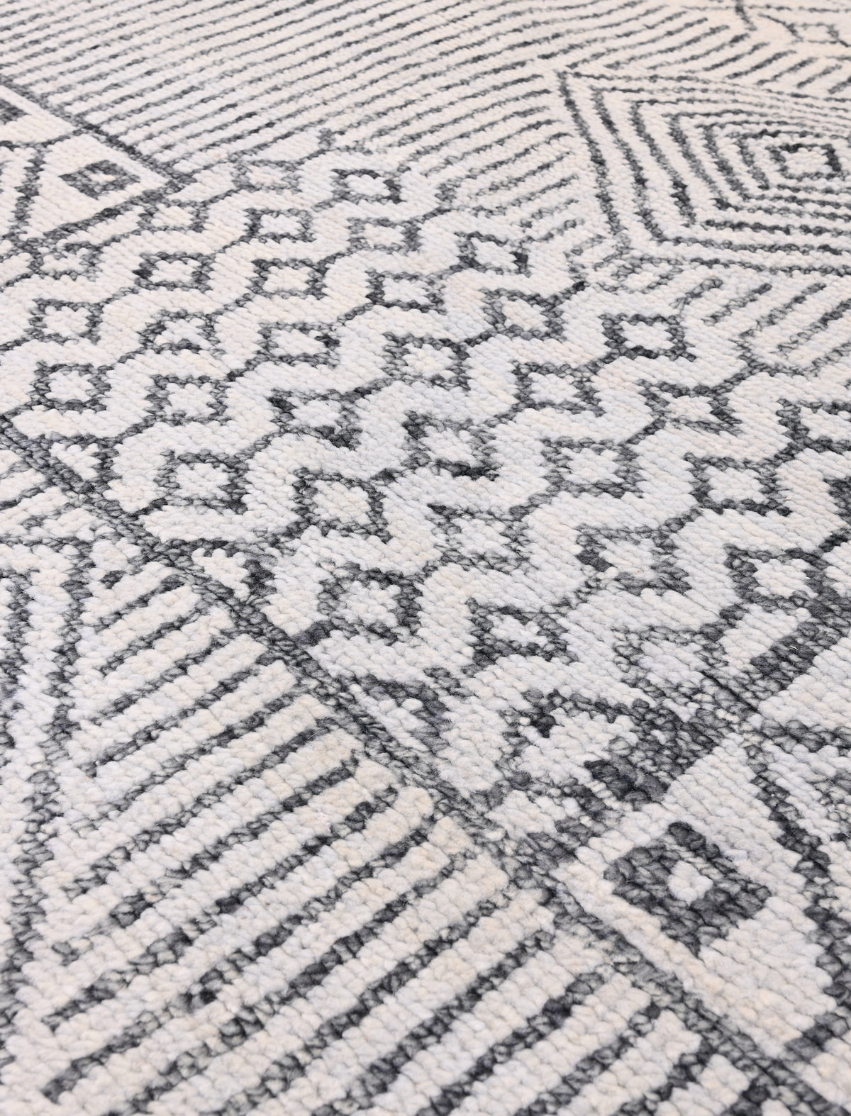 A Berber inspired handmade rug Number 850247 (280x368cm)