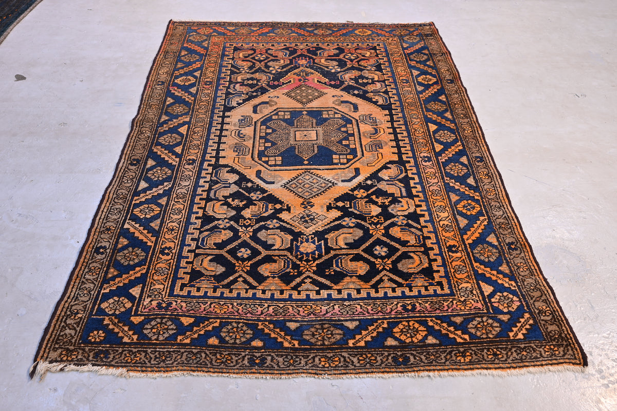 A Shahsavan rug number, 850235 (180 x 125cm)