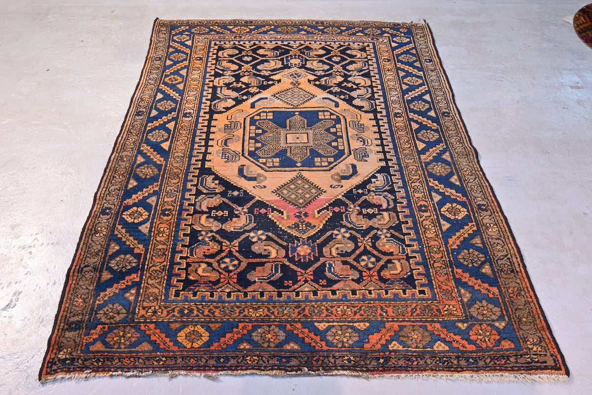 A Shahsavan rug number, 850235 (180 x 125cm)