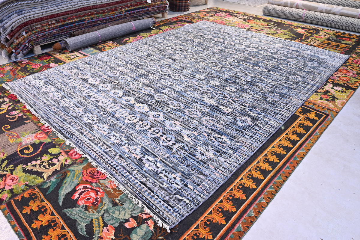 A modern Indian rug Number 850200  (370x 272cm)