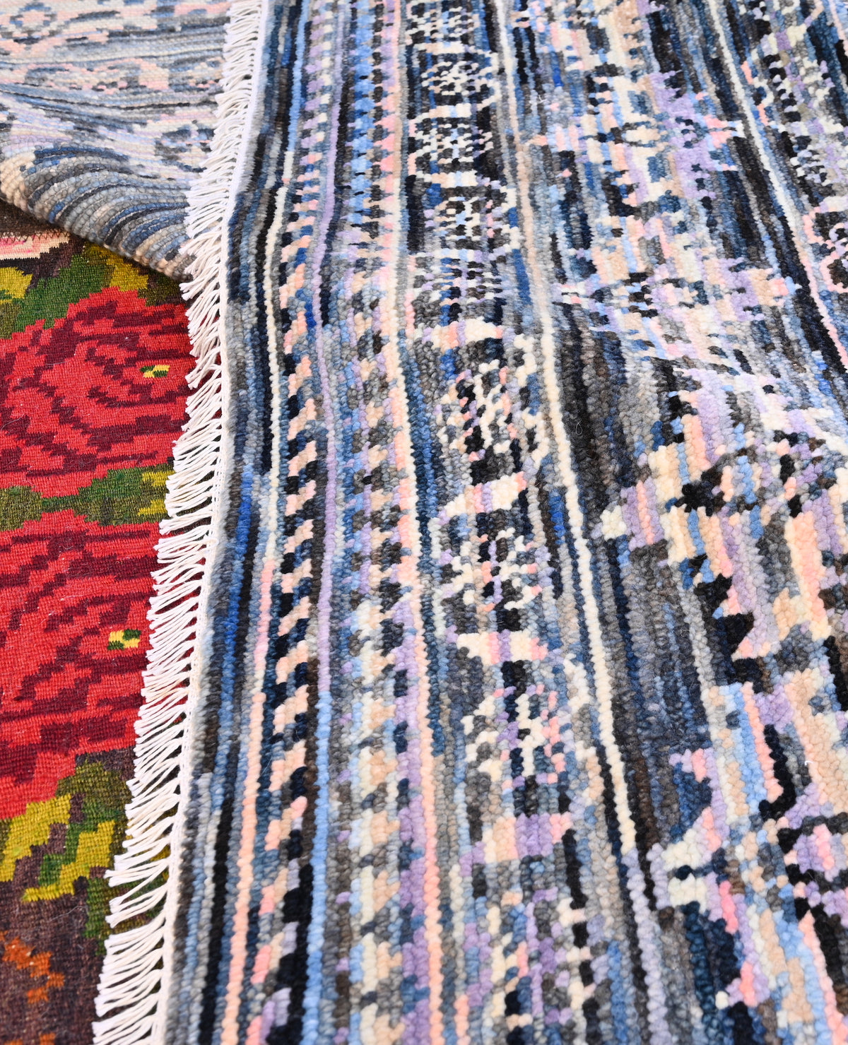 A modern Indian rug Number 850200  (370x 272cm)